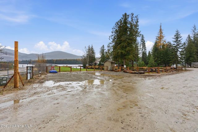 25 Rebecca Ln, Nordman, ID 83848
