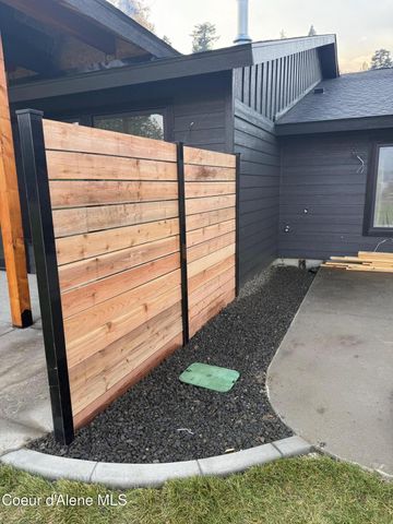 25 Rebecca Ln, Nordman, ID 83848