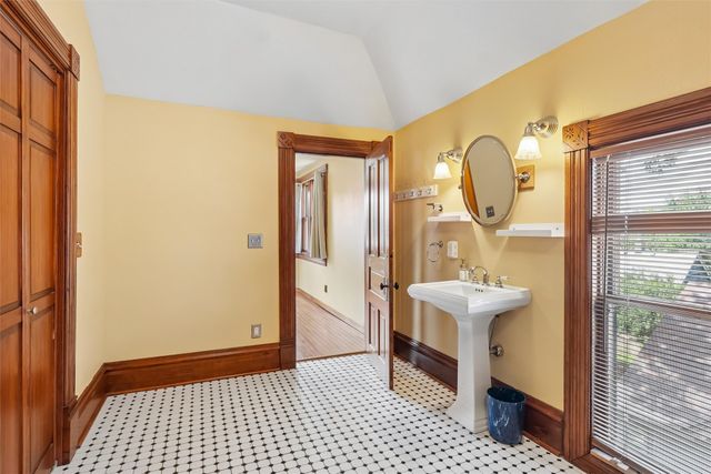 680 18th Street, Des Moines, IA 50314