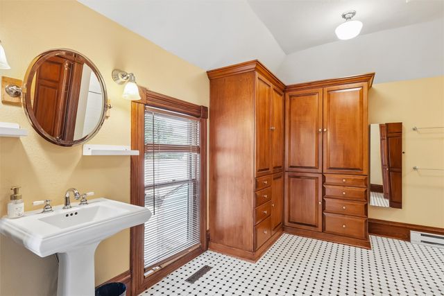 680 18th Street, Des Moines, IA 50314