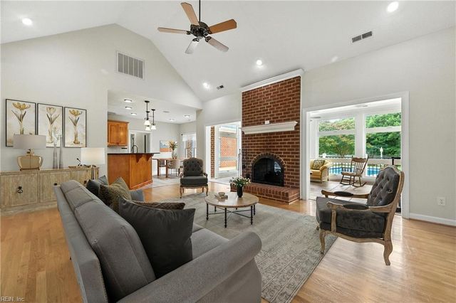 10 Pheasant DR, Poquoson, VA 23662