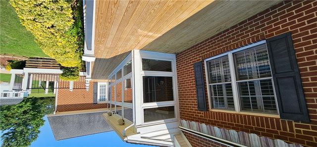 10 Pheasant DR, Poquoson, VA 23662