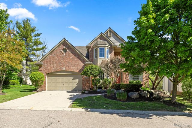 23395 Mission Lane, Farmington, MI 48335
