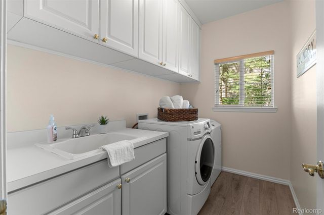 23395 Mission Lane, Farmington, MI 48335