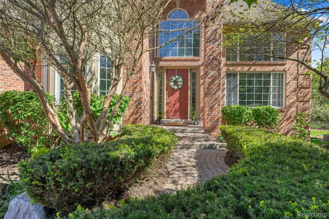 23395 Mission Lane, Farmington, MI 48335