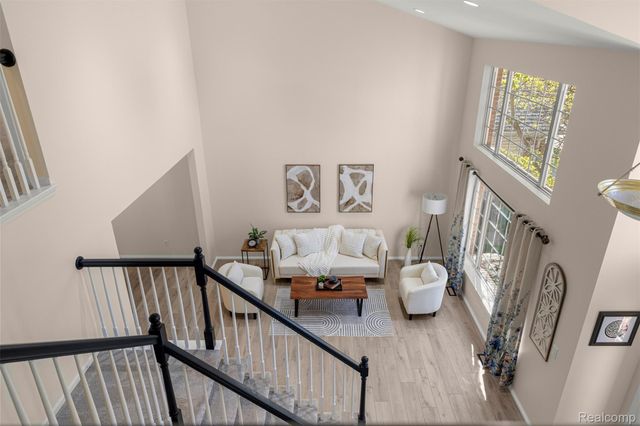 23395 Mission Lane, Farmington, MI 48335