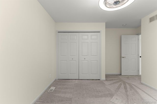 23395 Mission Lane, Farmington, MI 48335