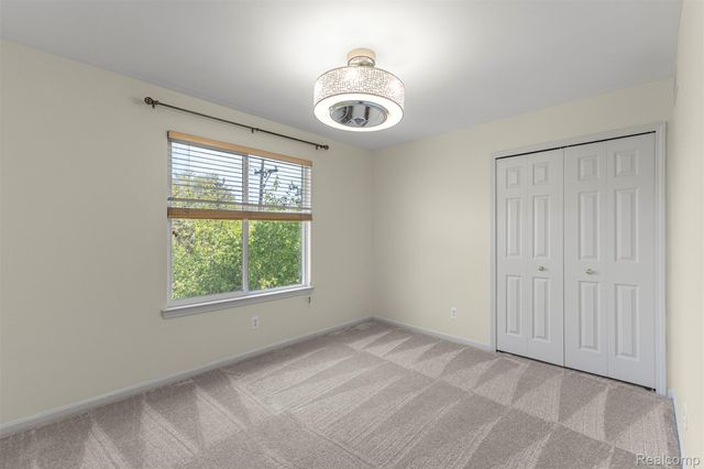 23395 Mission Lane, Farmington, MI 48335