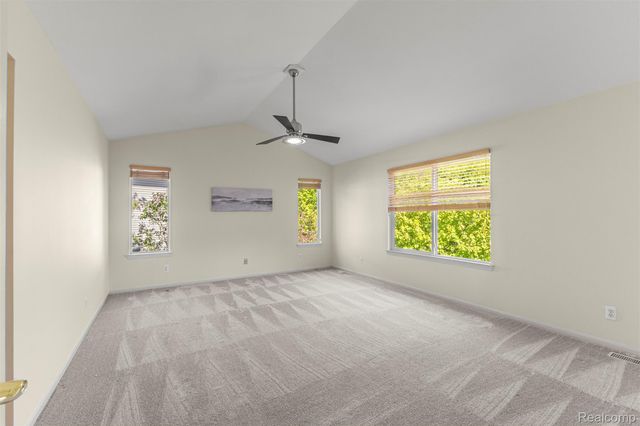 23395 Mission Lane, Farmington, MI 48335