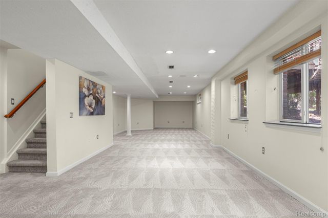 23395 Mission Lane, Farmington, MI 48335