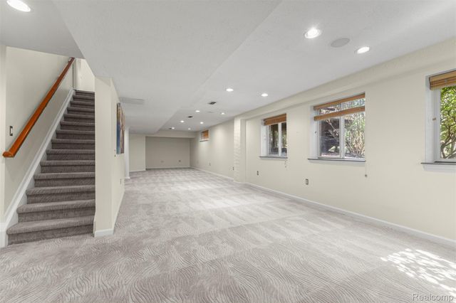 23395 Mission Lane, Farmington, MI 48335
