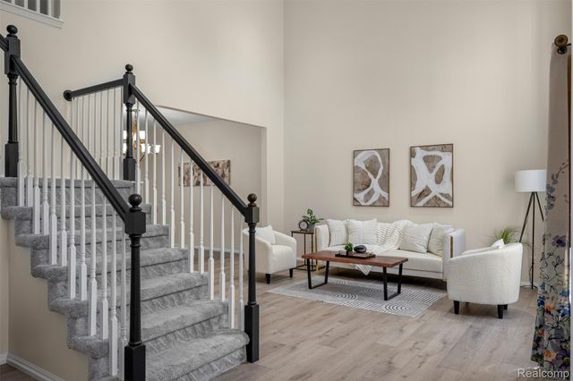 23395 Mission Lane, Farmington, MI 48335