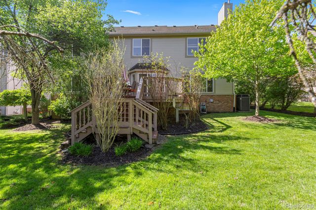 23395 Mission Lane, Farmington, MI 48335