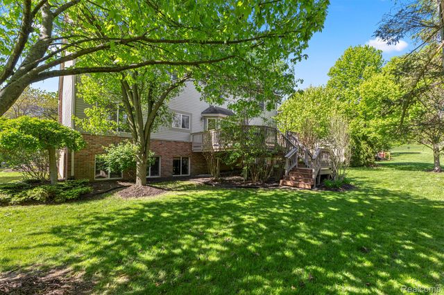 23395 Mission Lane, Farmington, MI 48335