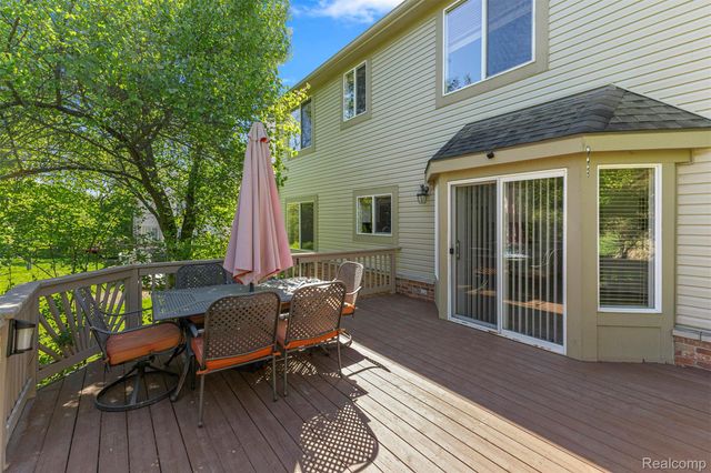 23395 Mission Lane, Farmington, MI 48335