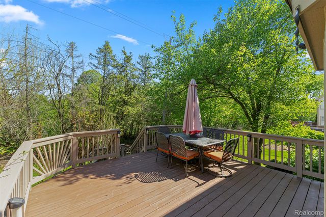 23395 Mission Lane, Farmington, MI 48335
