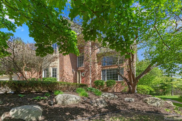 23395 Mission Lane, Farmington, MI 48335