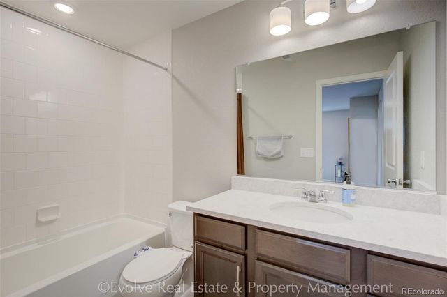 21332 E 60th Avenue, Aurora, CO 80019