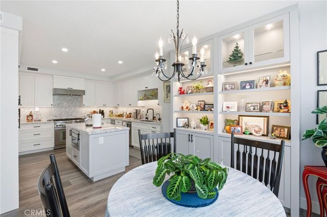 51 Seabrook Cove, Newport Beach, CA 92660