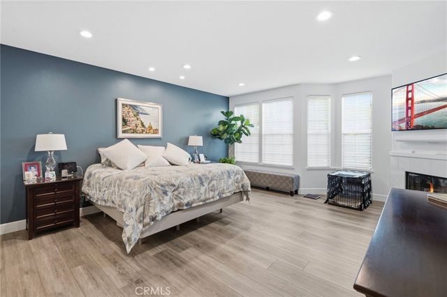 51 Seabrook Cove, Newport Beach, CA 92660