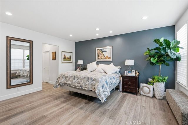 51 Seabrook Cove, Newport Beach, CA 92660