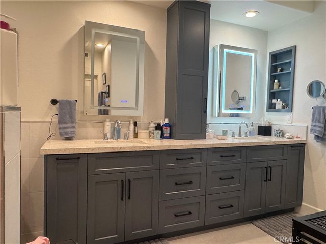 51 Seabrook Cove, Newport Beach, CA 92660