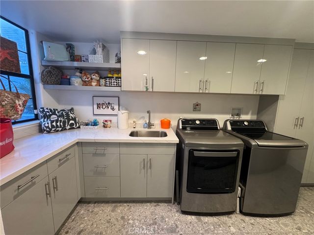 51 Seabrook Cove, Newport Beach, CA 92660