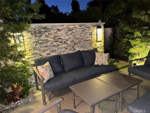 51 Seabrook Cove, Newport Beach, CA 92660