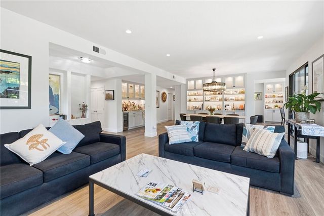 51 Seabrook Cove, Newport Beach, CA 92660