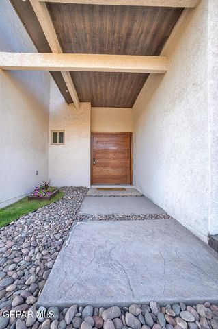 525 Cotton Blossom Avenue, El Paso, TX 79922