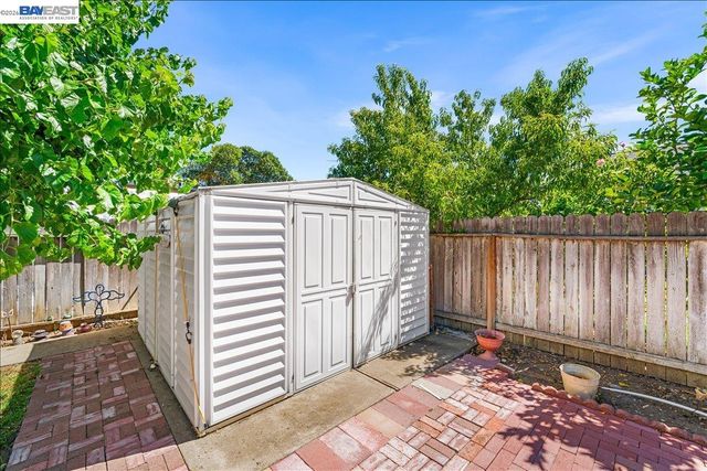 675 Alameda Dr, Livermore, CA 94551