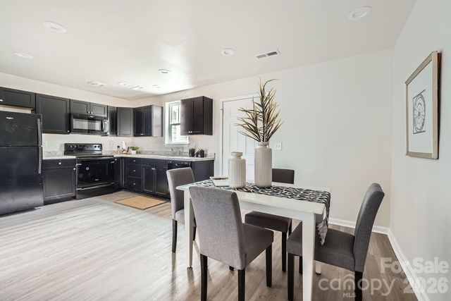 1614 Ct Brooks Circle, Charlotte, NC 28212