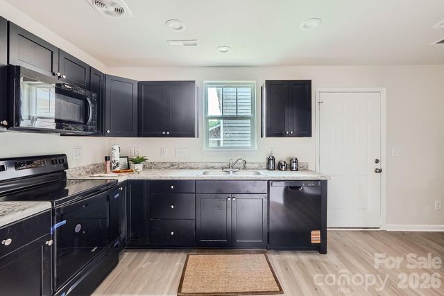 1614 Ct Brooks Circle, Charlotte, NC 28212