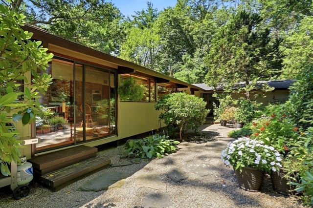 40 Brigham Woods, Concord, MA 01742