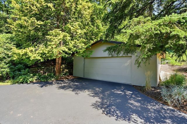 40 Brigham Woods, Concord, MA 01742