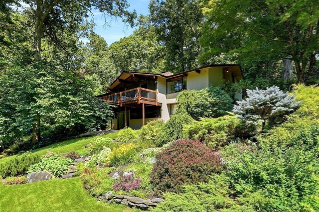 40 Brigham Woods, Concord, MA 01742