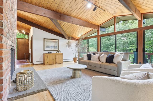40 Brigham Woods, Concord, MA 01742