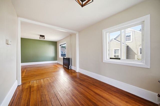 96 Catherine St, Chicopee, MA 01013