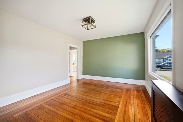 96 Catherine St, Chicopee, MA 01013