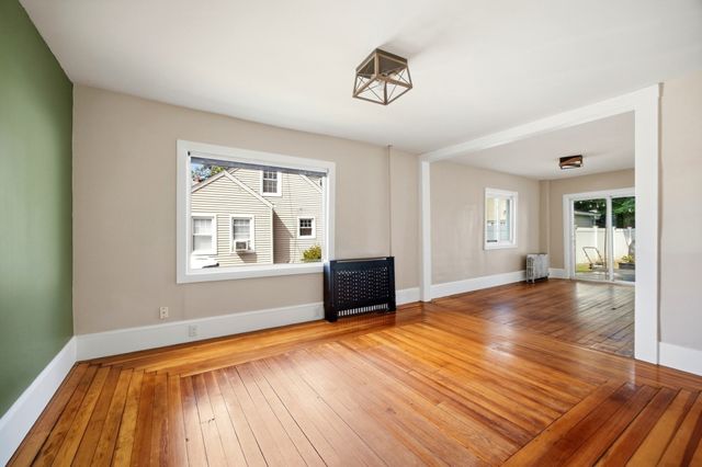 96 Catherine St, Chicopee, MA 01013