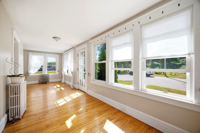 96 Catherine St, Chicopee, MA 01013