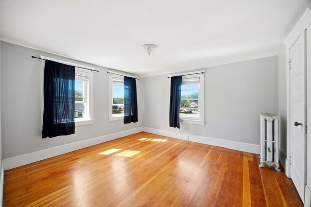 96 Catherine St, Chicopee, MA 01013
