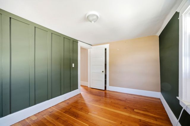 96 Catherine St, Chicopee, MA 01013