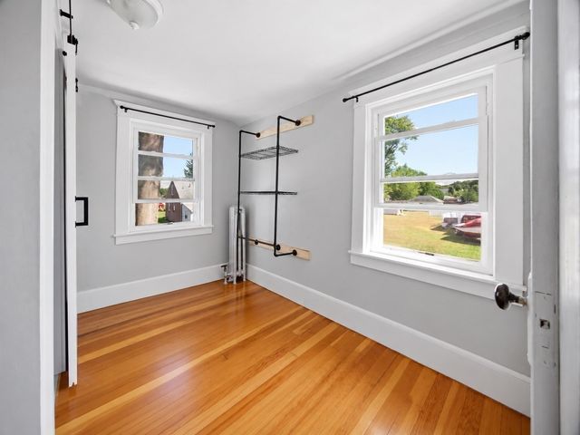 96 Catherine St, Chicopee, MA 01013