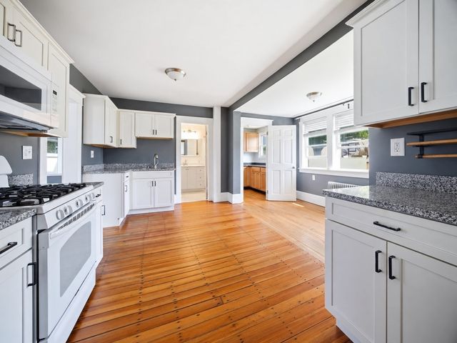 96 Catherine St, Chicopee, MA 01013
