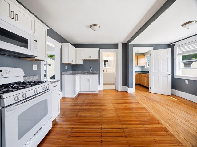 96 Catherine St, Chicopee, MA 01013