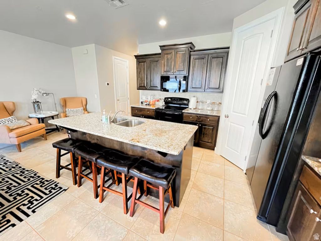 Image 2 of property listing at 4154 E TORREY PINES DR, Washington, UT 84780