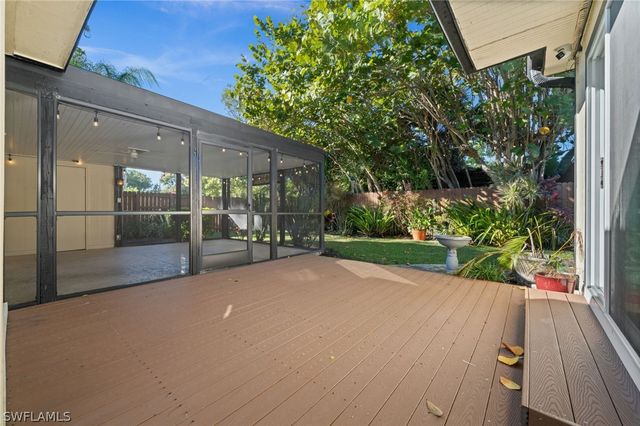 715 10TH ST N, Naples, FL 34102