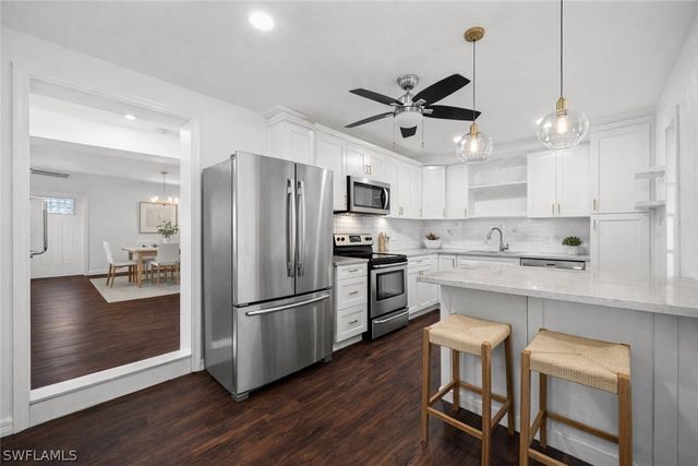 715 10TH ST N, Naples, FL 34102