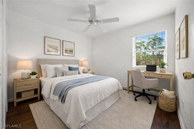 715 10TH ST N, Naples, FL 34102